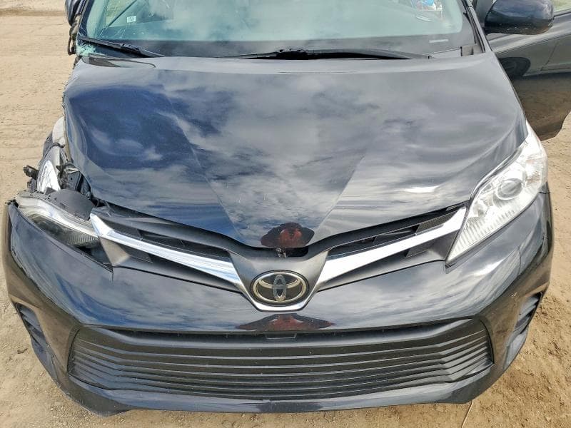 2020 TOYOTA SIENNA LE 12