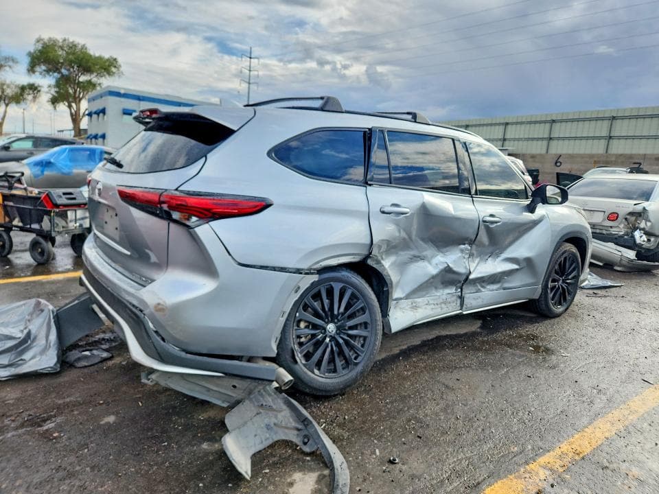 2023 TOYOTA HIGHLANDER XSE 3