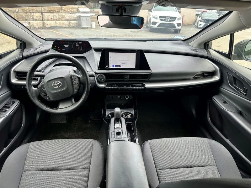 2025 TOYOTA PRIUS LE 6