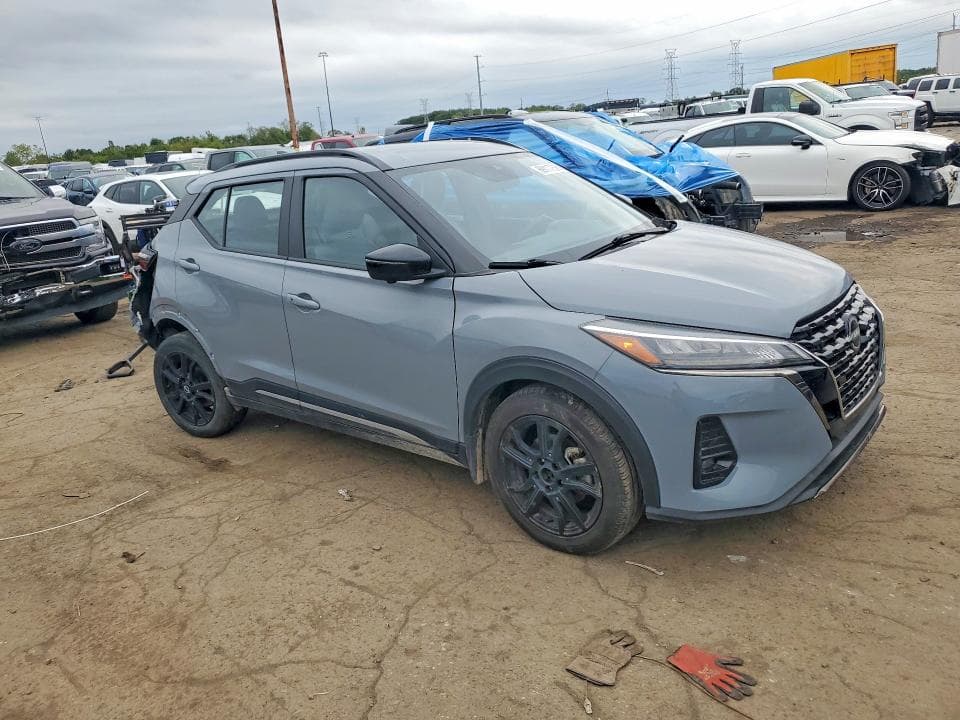 2023 NISSAN KICKS SR 4