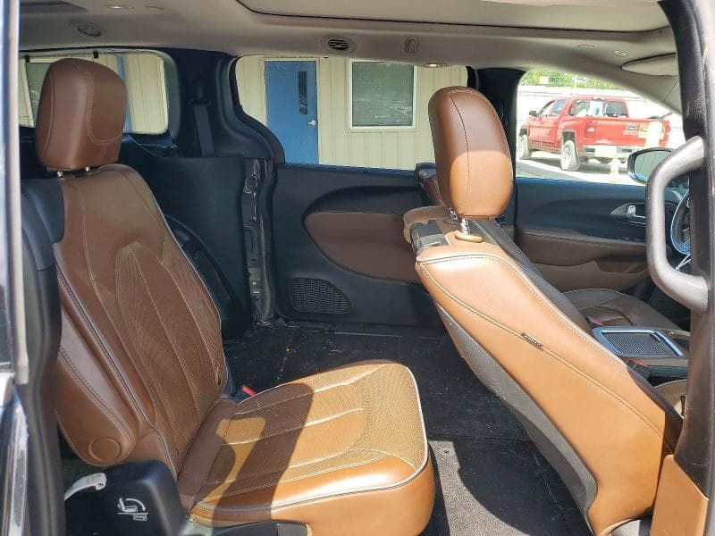 2018 CHRYSLER PACIFICA LIMITED 11