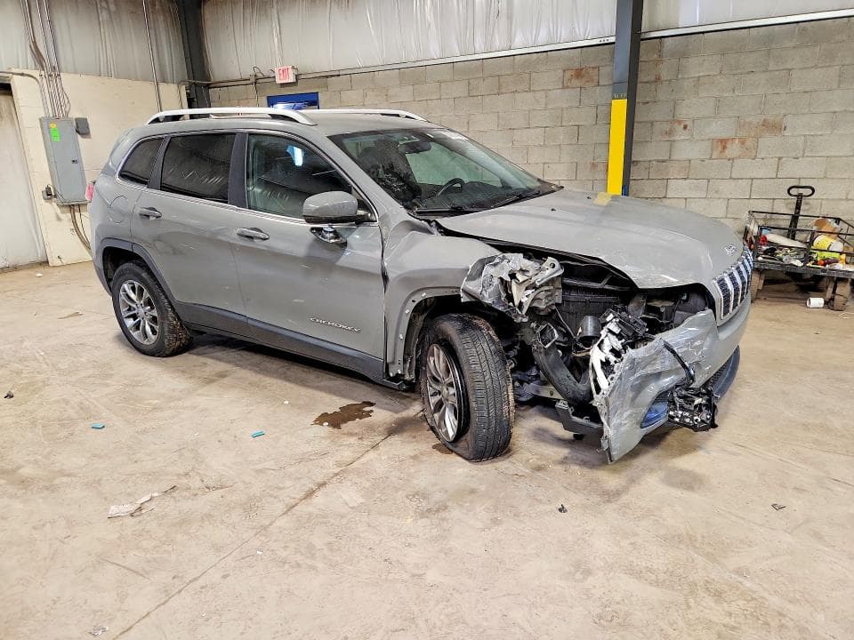 2019 JEEP CHEROKEE LATITUDE PLUS 4