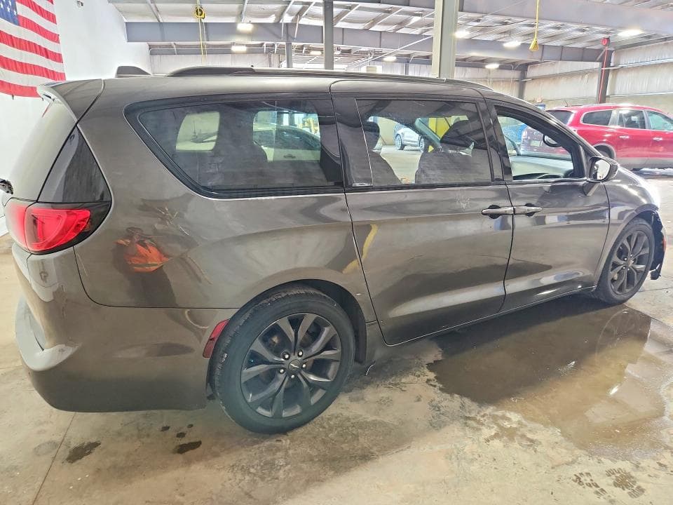 2019 CHRYSLER PACIFICA TOURING PLUS 3