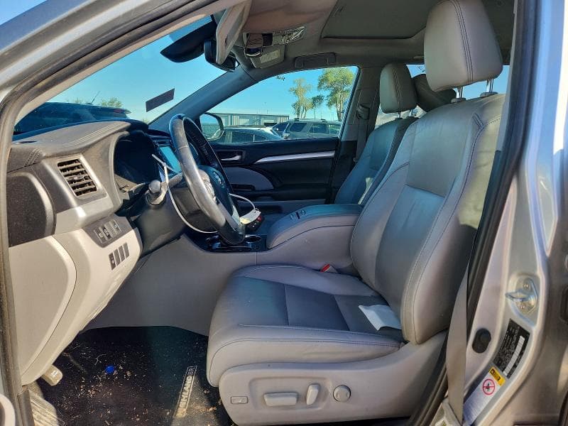 2019 TOYOTA HIGHLANDER XLE 7