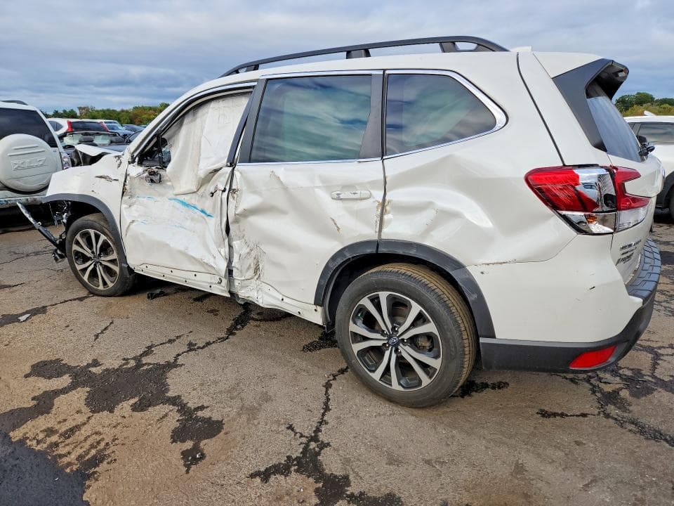 2023 SUBARU FORESTER LIMITED 2