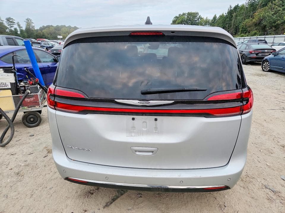2023 CHRYSLER PACIFICA TOURING L 6