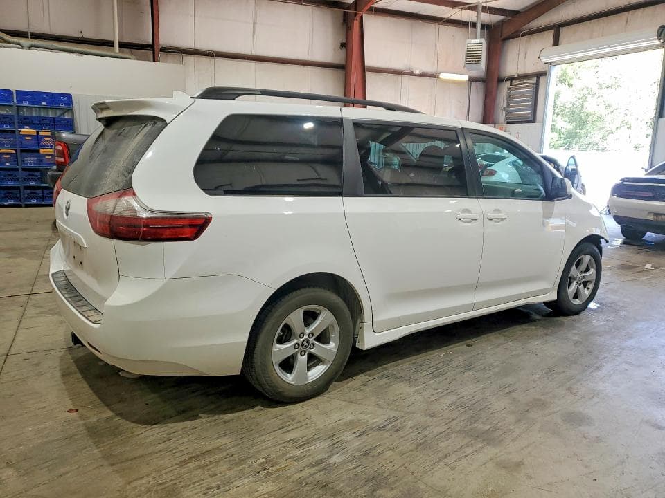 2020 TOYOTA SIENNA LE 3