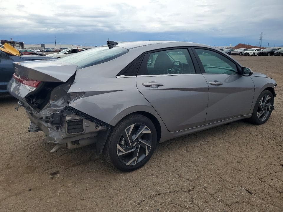 2025 HYUNDAI ELANTRA SEL 3