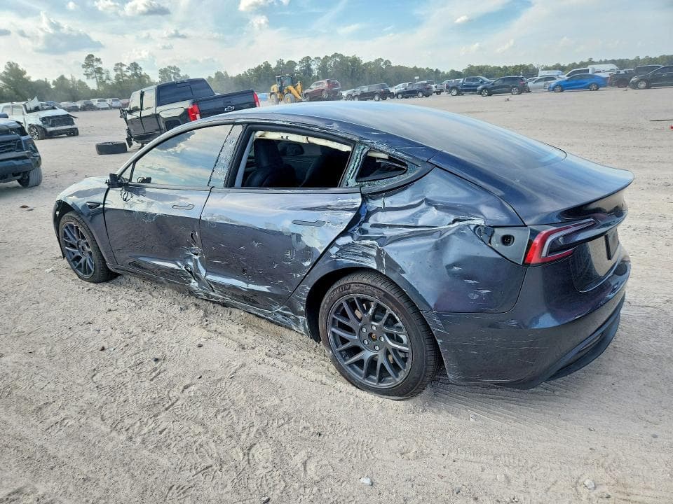 2026 TESLA MODEL 3 2