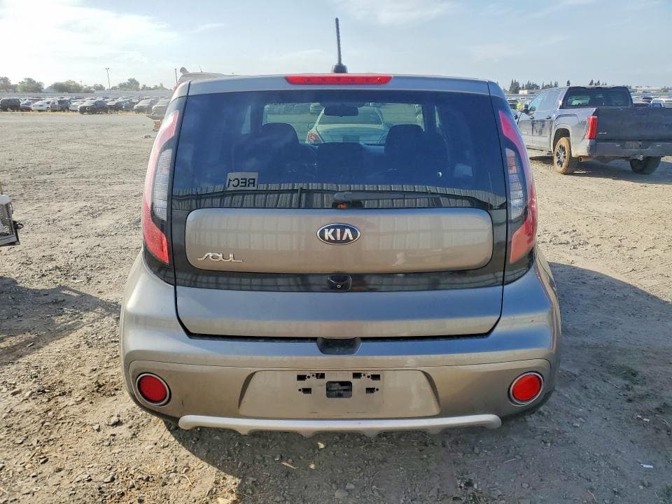 2018 KIA SOUL + 6