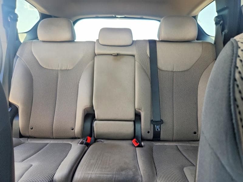 2019 HYUNDAI SANTA FE SE 10