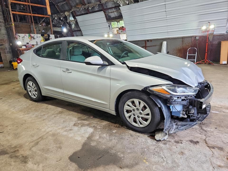 2018 HYUNDAI ELANTRA SE 4