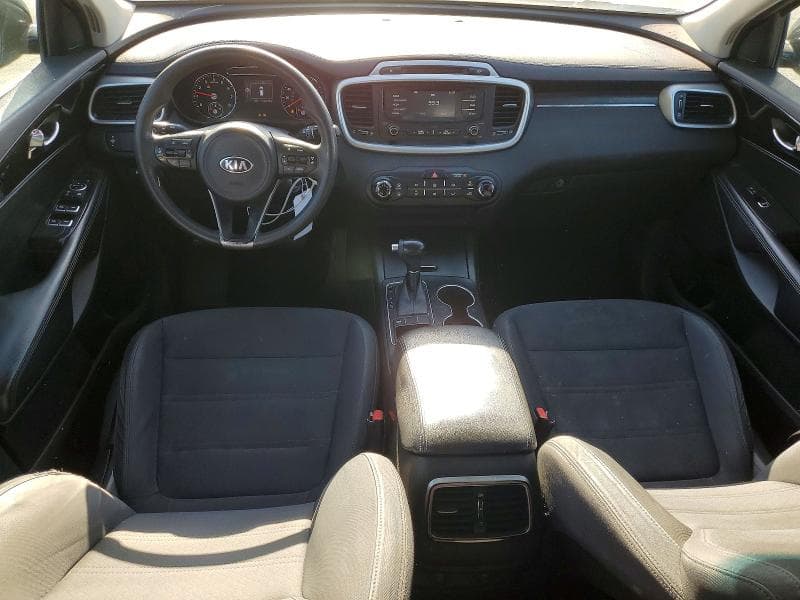 2017 KIA SORENTO LX V6 8