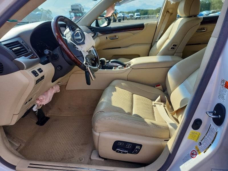 2017 LEXUS LS 460 7