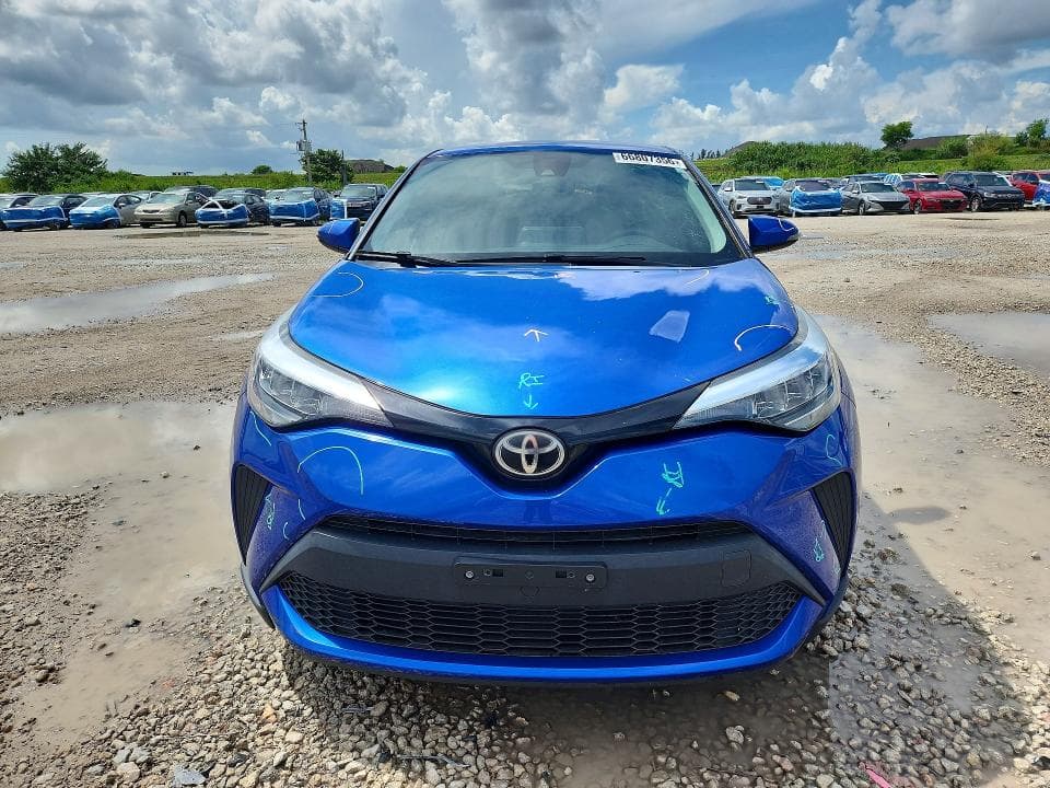 2020 TOYOTA C-HR LE 5