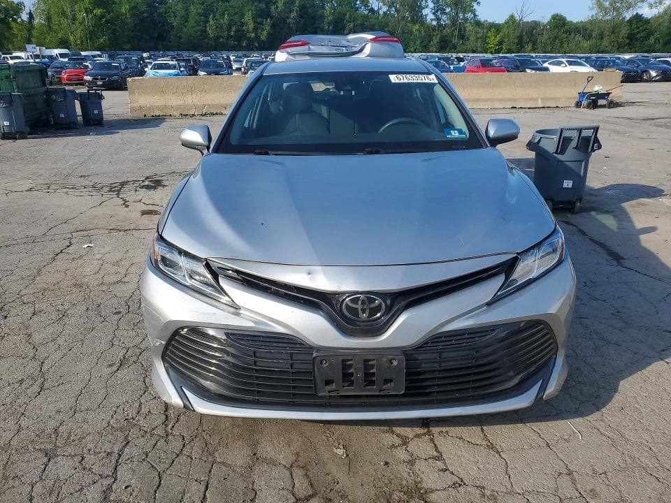 2019 TOYOTA CAMRY LE 5