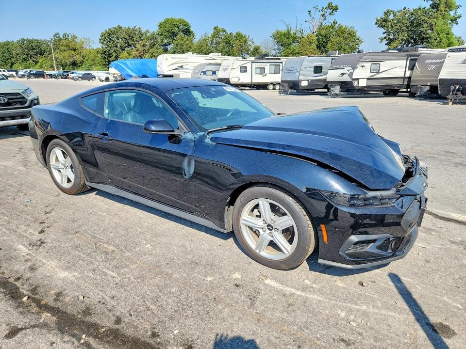 2026 FORD MUSTANG 4