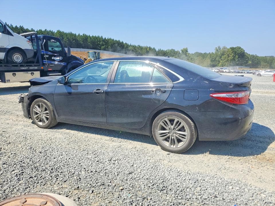 2017 TOYOTA CAMRY SE 2