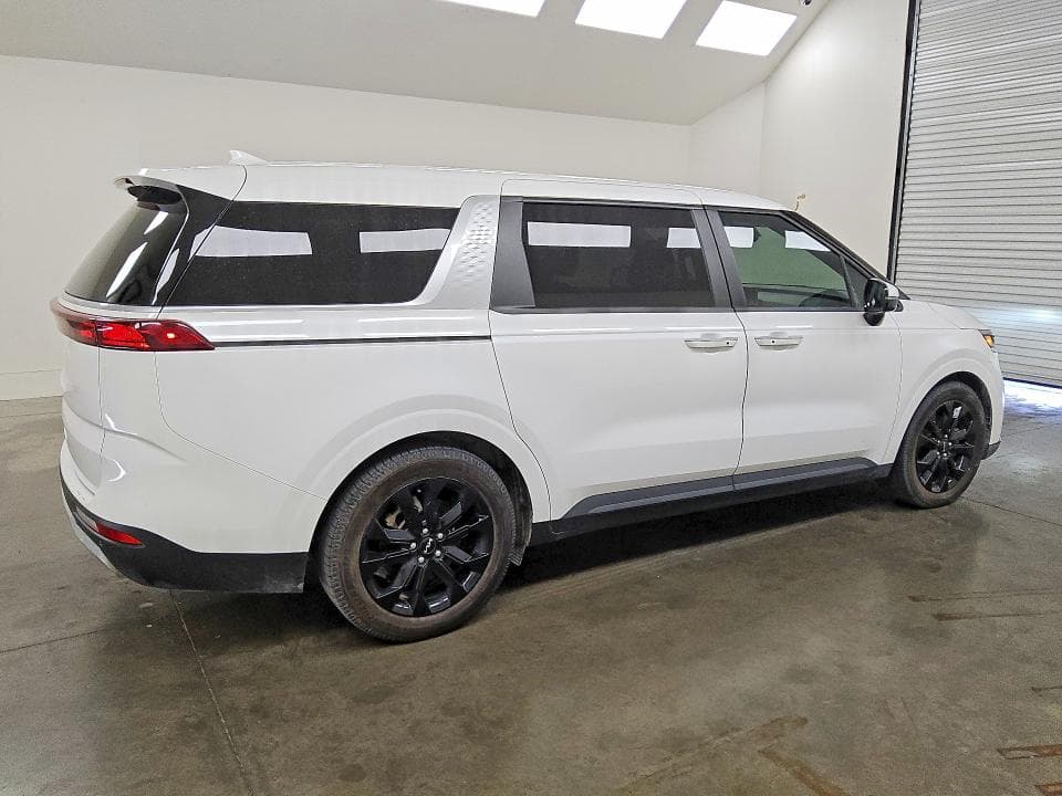 2022 KIA CARNIVAL EX 3