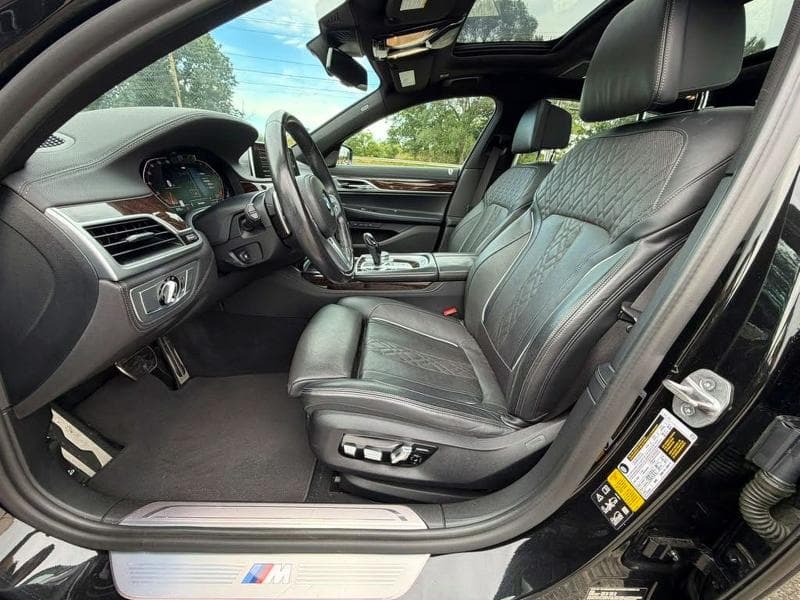 2022 BMW 740 XI 11