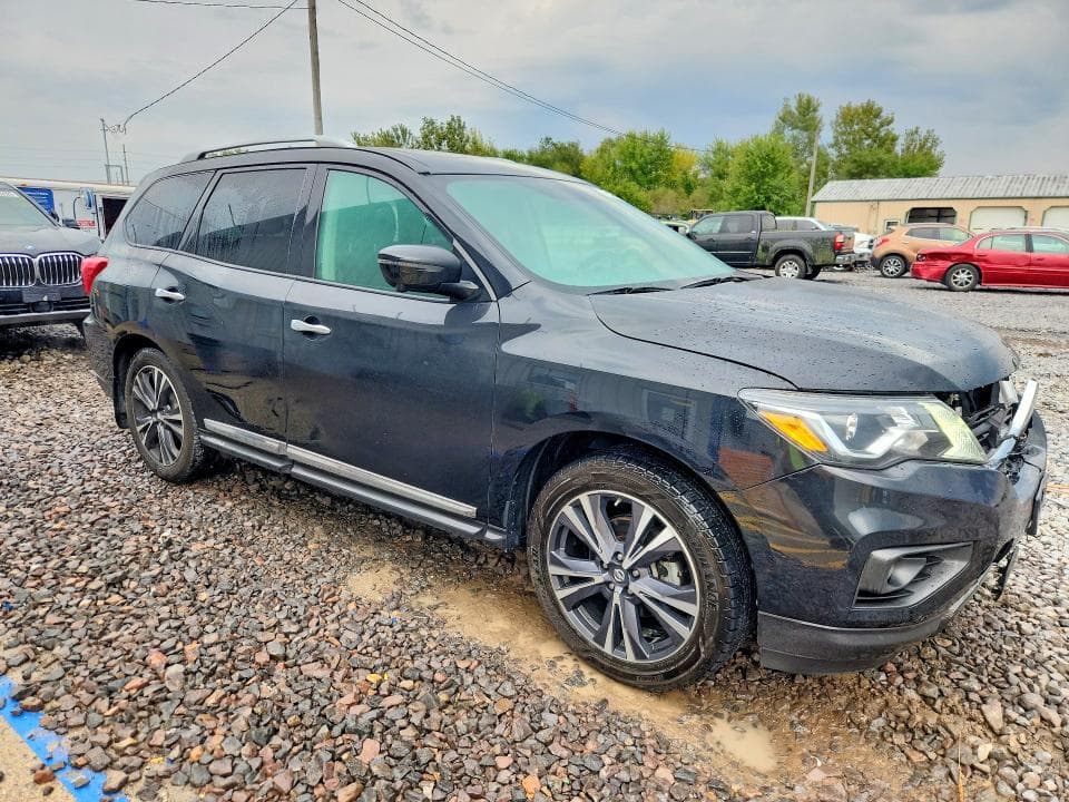 2017 NISSAN PATHFINDER PLATINUM 4