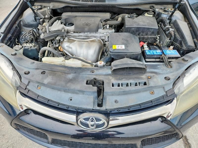 2017 TOYOTA CAMRY SE 11