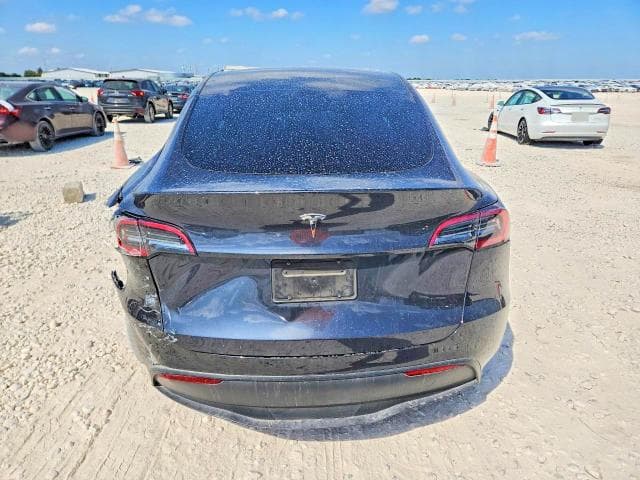 2024 TESLA MODEL Y 6