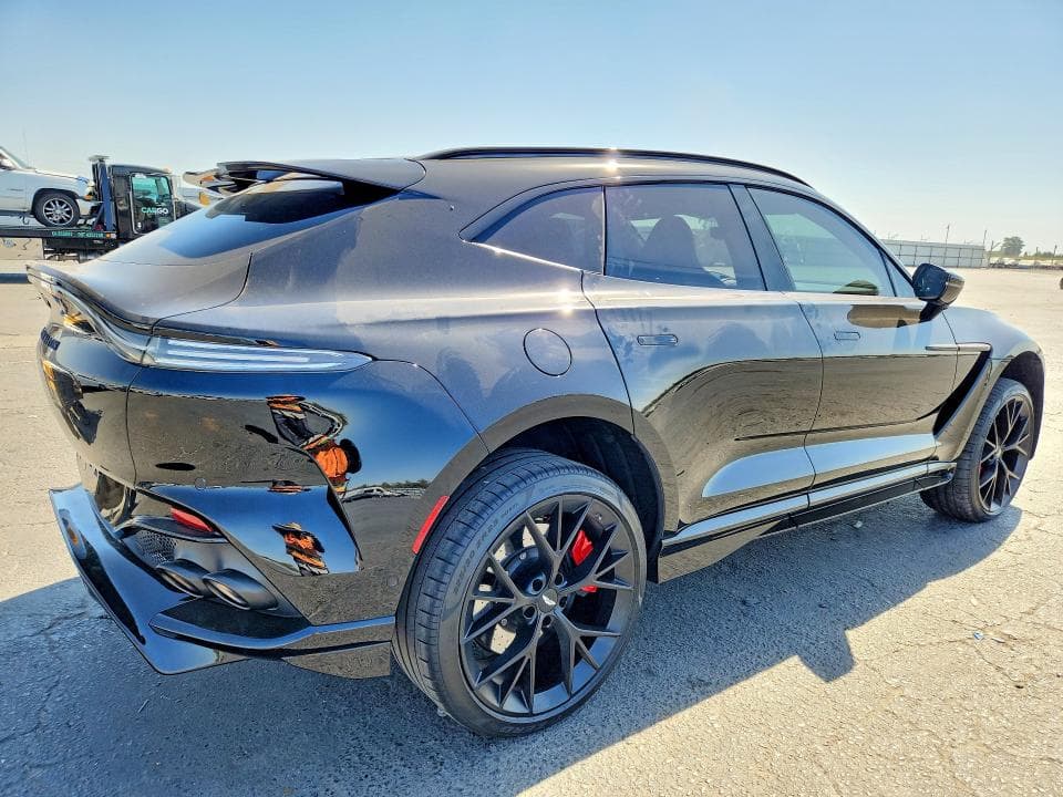 2025 ASTON MARTIN DBX 707 3