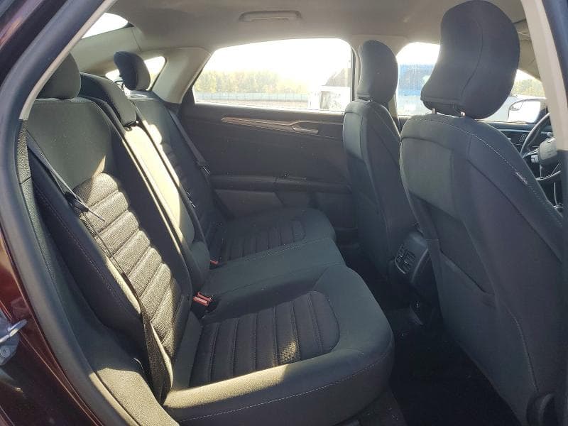 2017 FORD FUSION SE 10