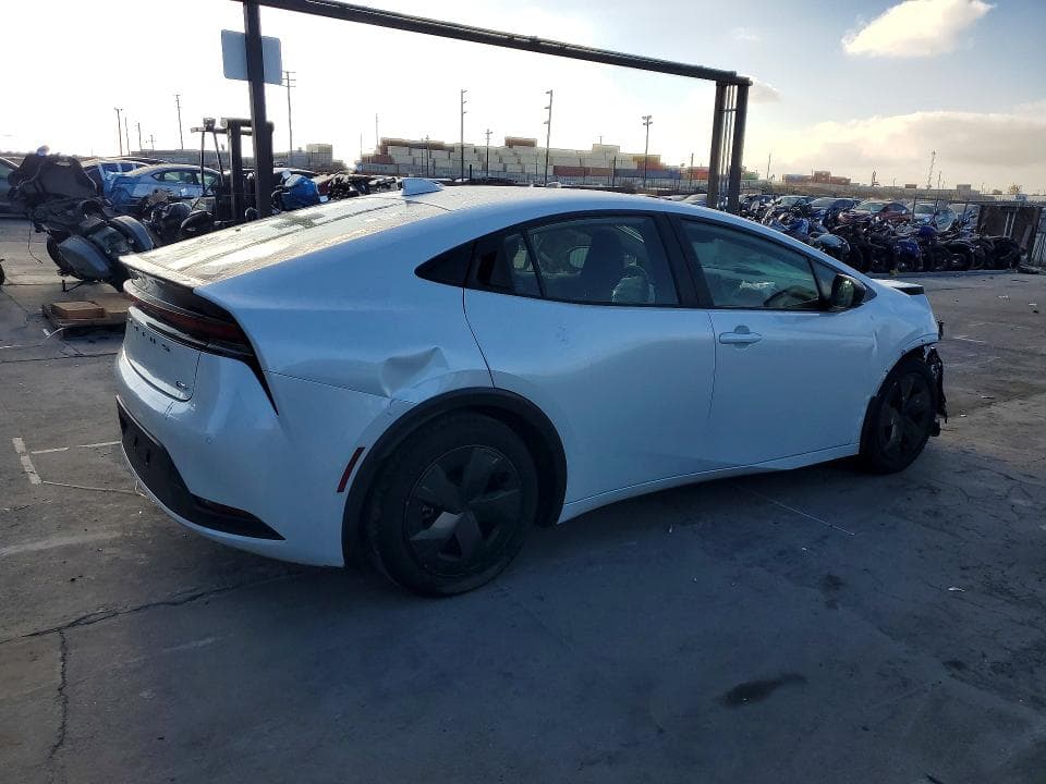2024 TOYOTA PRIUS LE 3