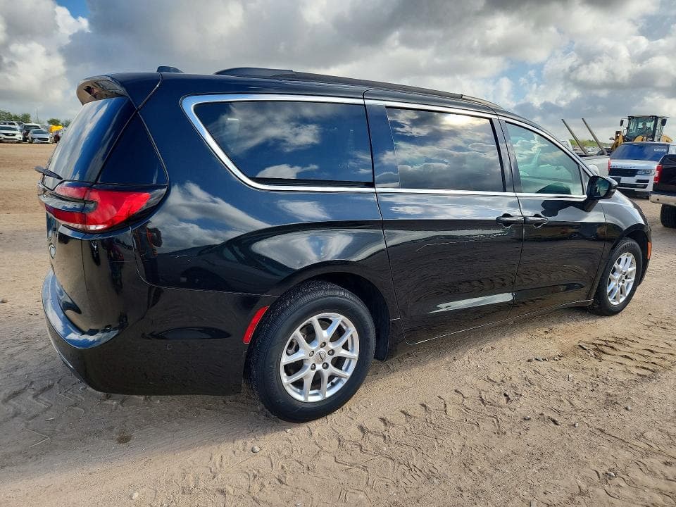 2022 CHRYSLER PACIFICA TOURING L 3