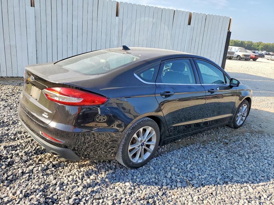 2019 FORD FUSION SE 3