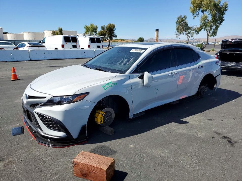 2023 TOYOTA CAMRY HYBRID SE