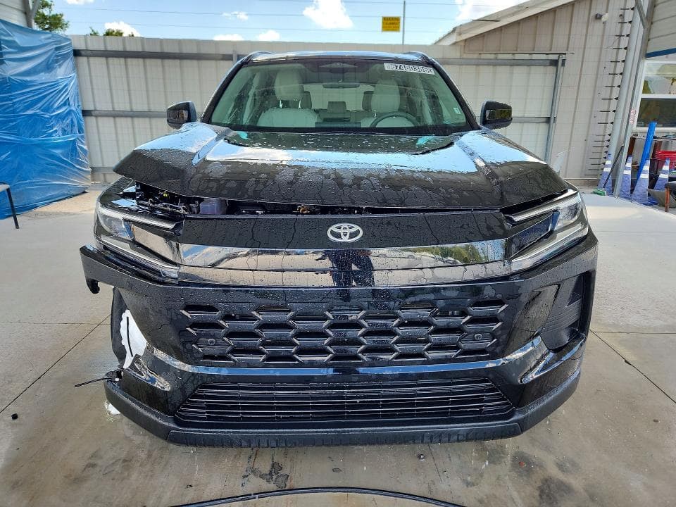 2026 TOYOTA RAV4 XLE PREMIUM 5