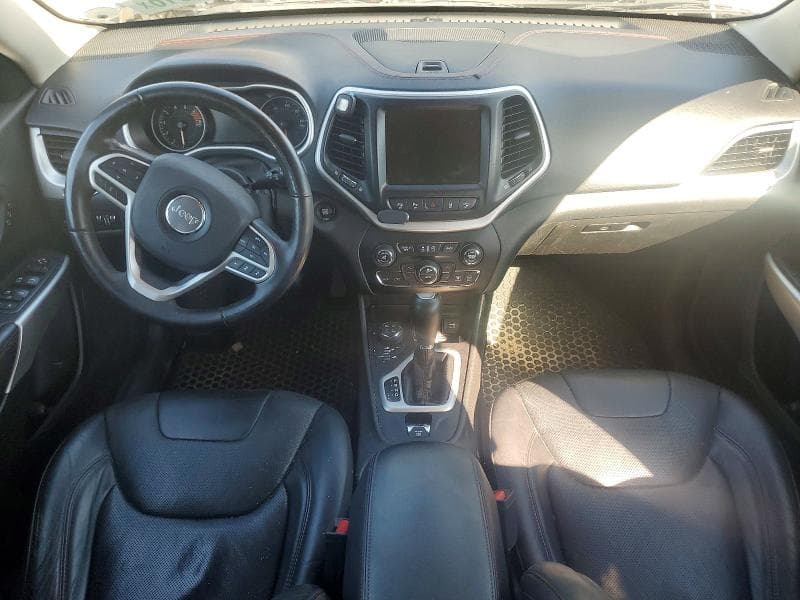 2017 JEEP CHEROKEE TRAILHAWK 8