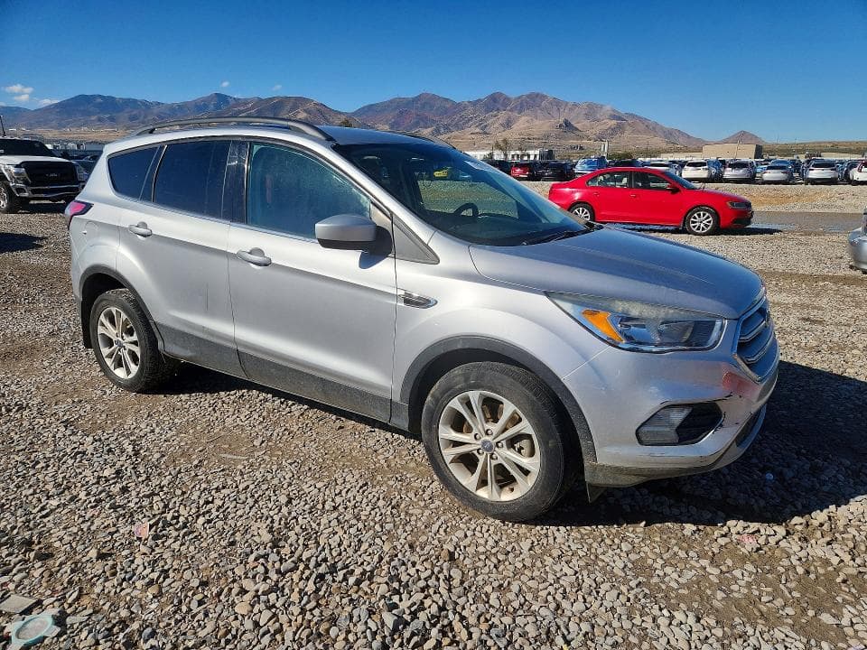 2018 FORD ESCAPE SE 4