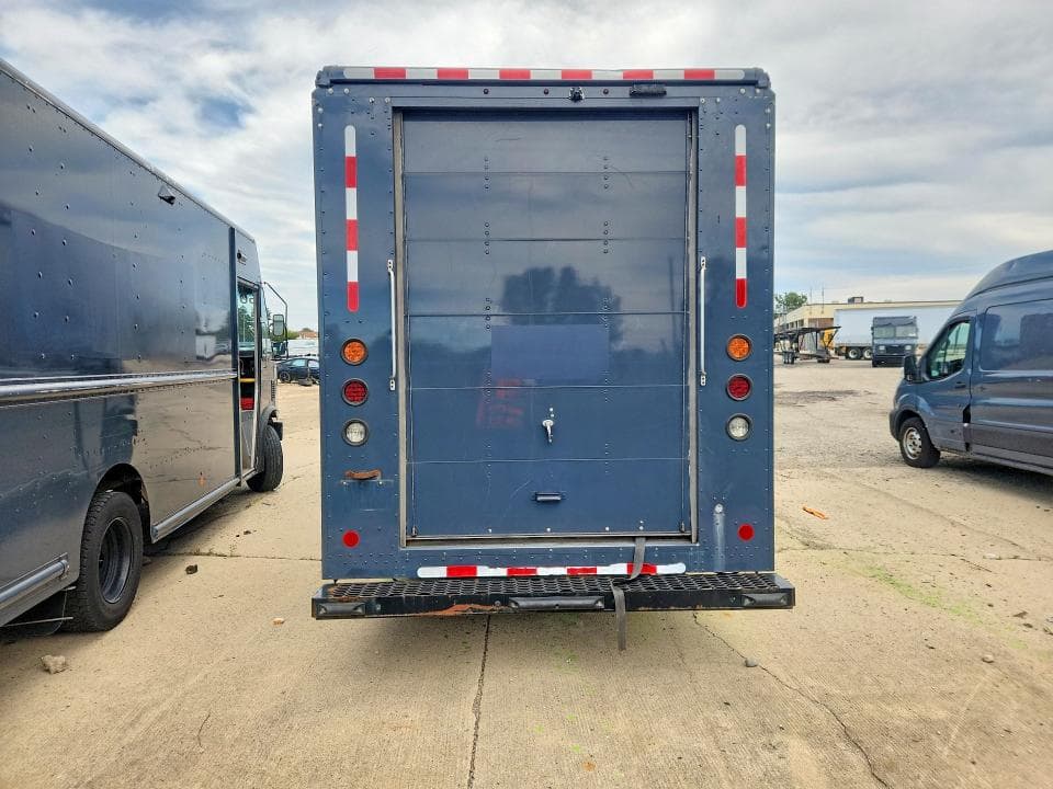 2021 FORD F59 6