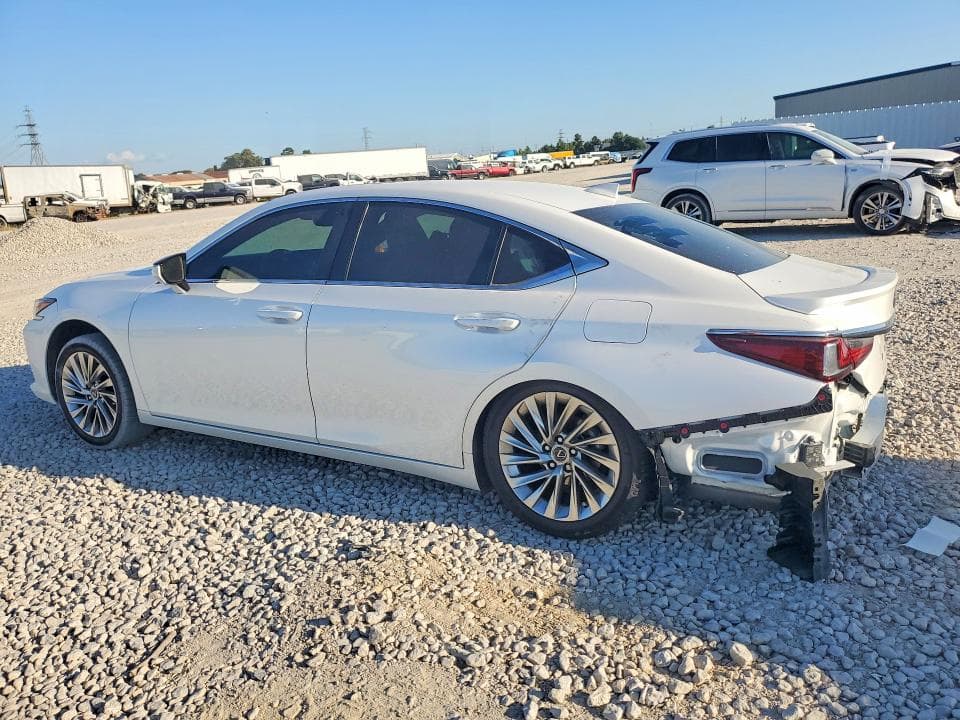2023 LEXUS ES 300H ULTRA LUXURY 2