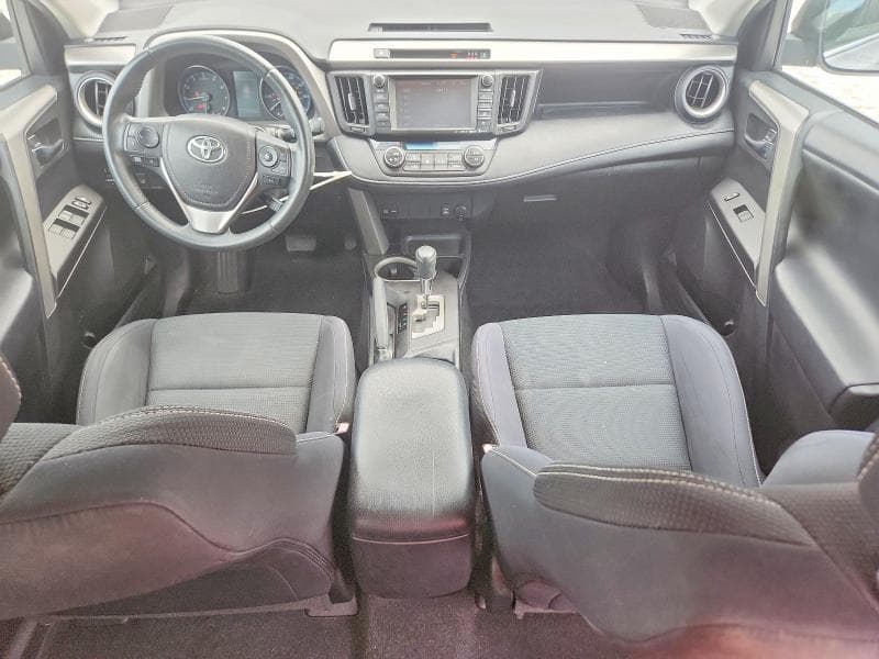 2017 TOYOTA RAV4 XLE 8