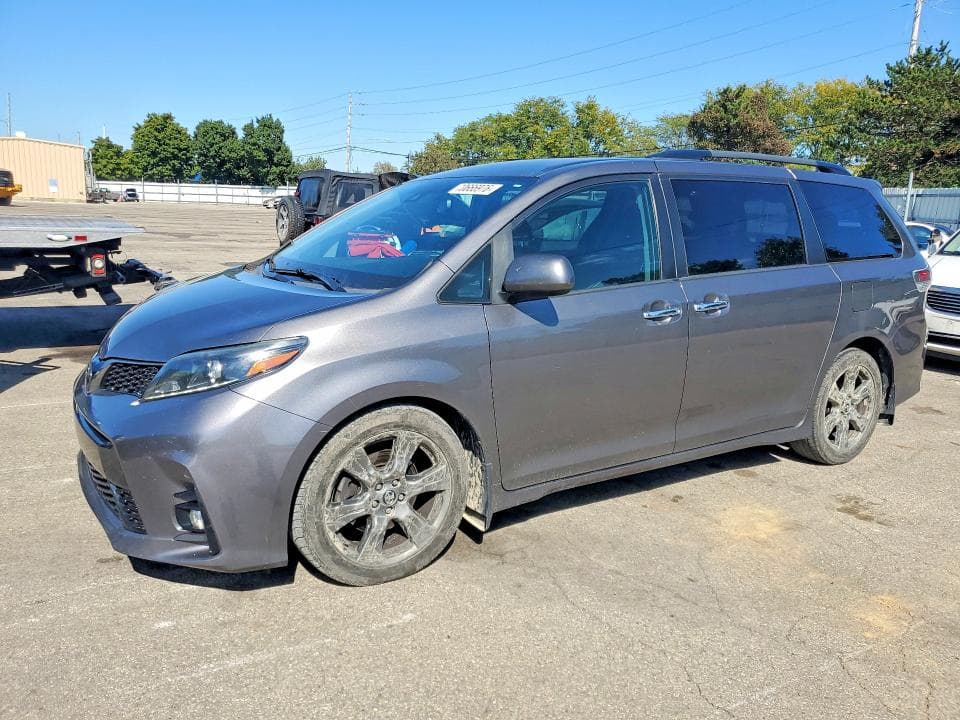 2018 TOYOTA SIENNA SE 8-PASSENGER