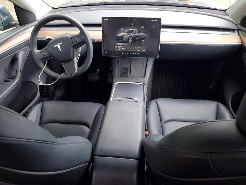2023 TESLA MODEL Y 8