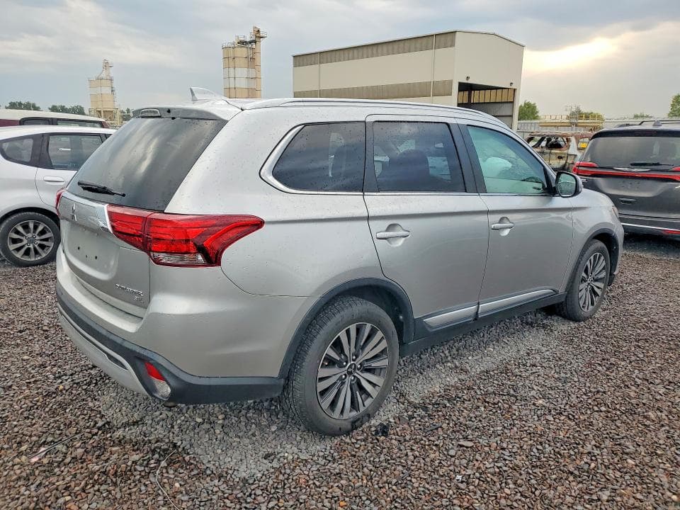 2019 MITSUBISHI OUTLANDER SE 3