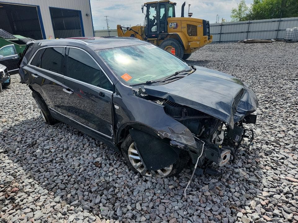 2017 CADILLAC XT5 PLATINUM 4