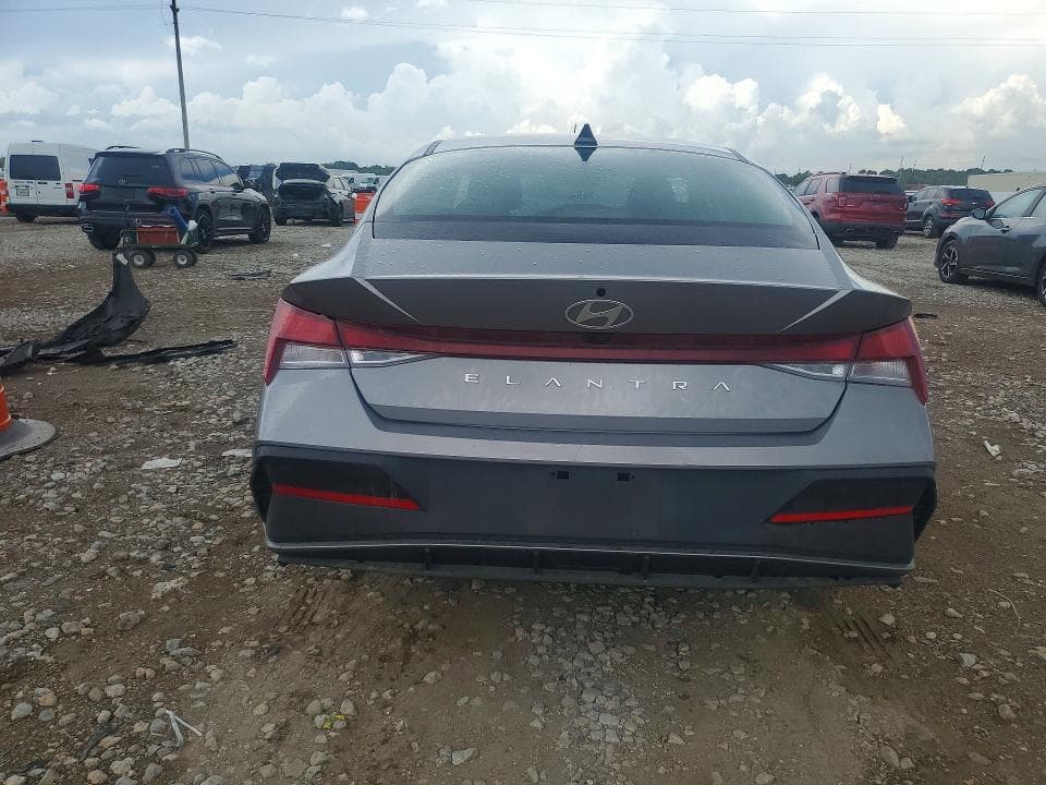2025 HYUNDAI ELANTRA SE 6