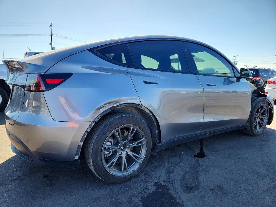 2025 TESLA MODEL Y 3