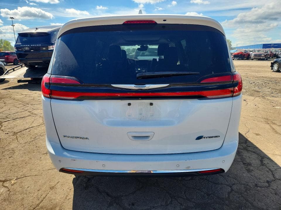 2021 CHRYSLER PACIFICA HYBRID LIMITED 6