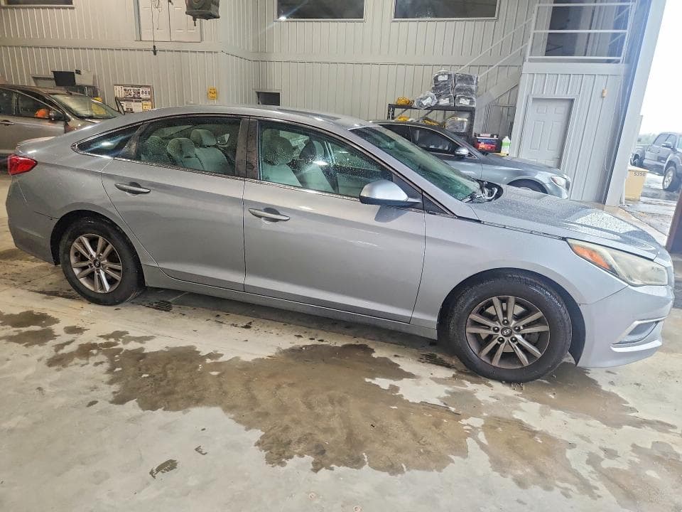 2017 HYUNDAI SONATA SE 4
