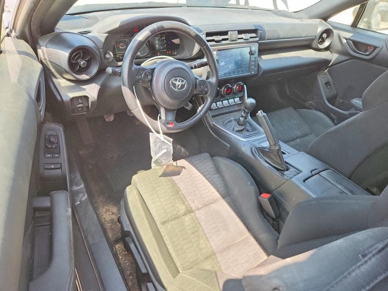 2024 TOYOTA GR86 BASE 8