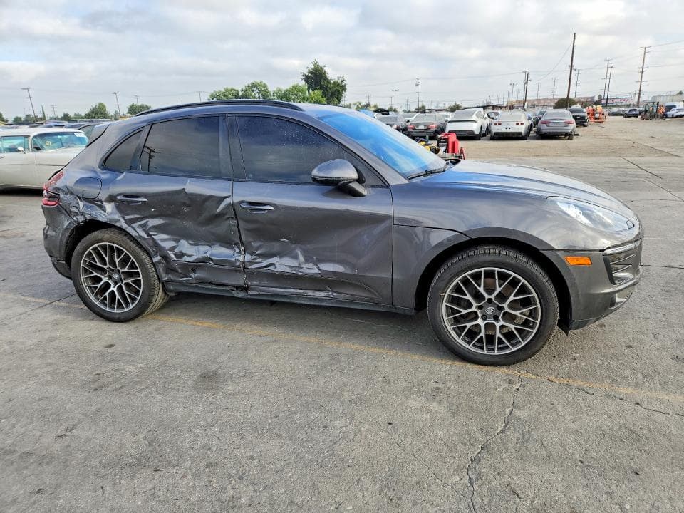2018 PORSCHE MACAN 4