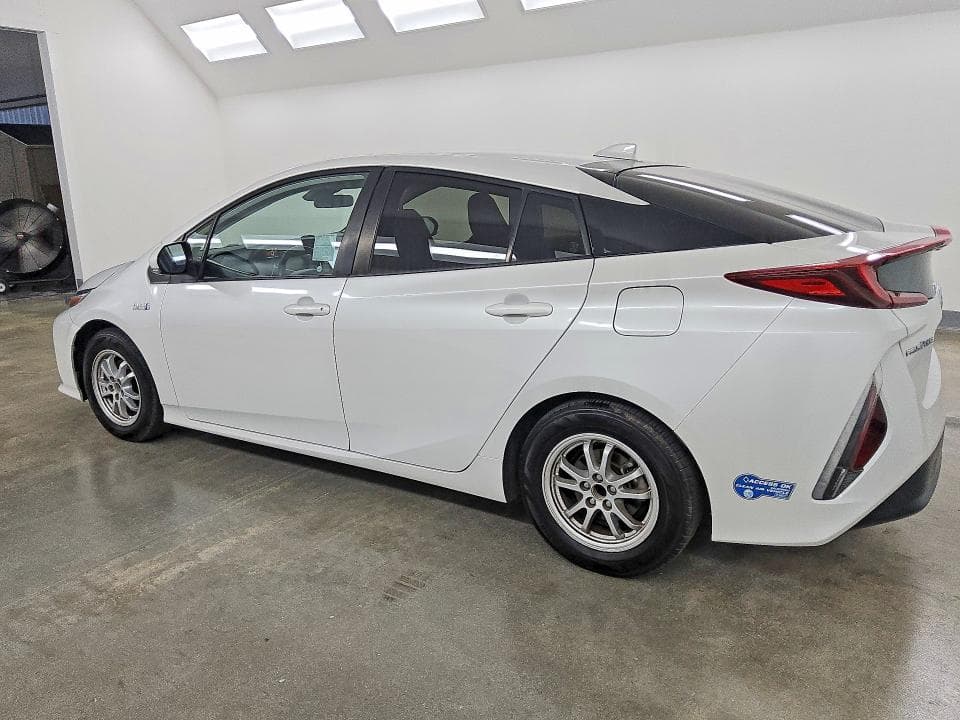 2021 TOYOTA PRIUS PRIME XLE 2